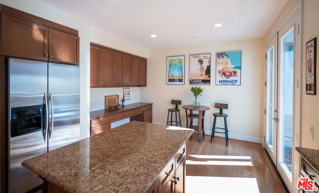 5700 Seawalk Drive 8, Los Angeles, California 90094 home-pic-5